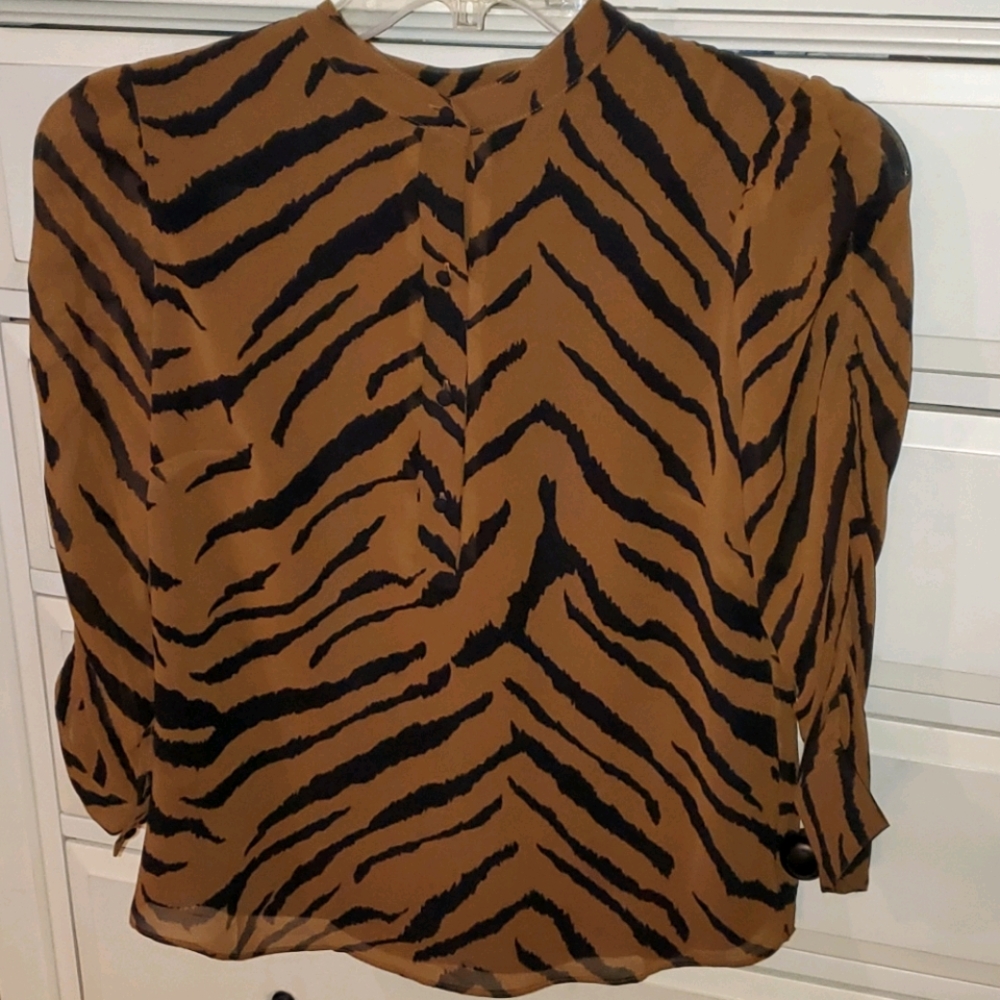 White House Black market Tiger print top 🐅